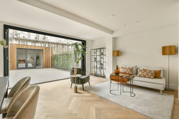 Comment aménager un balcon pour en faire un espace de détente et de travail?